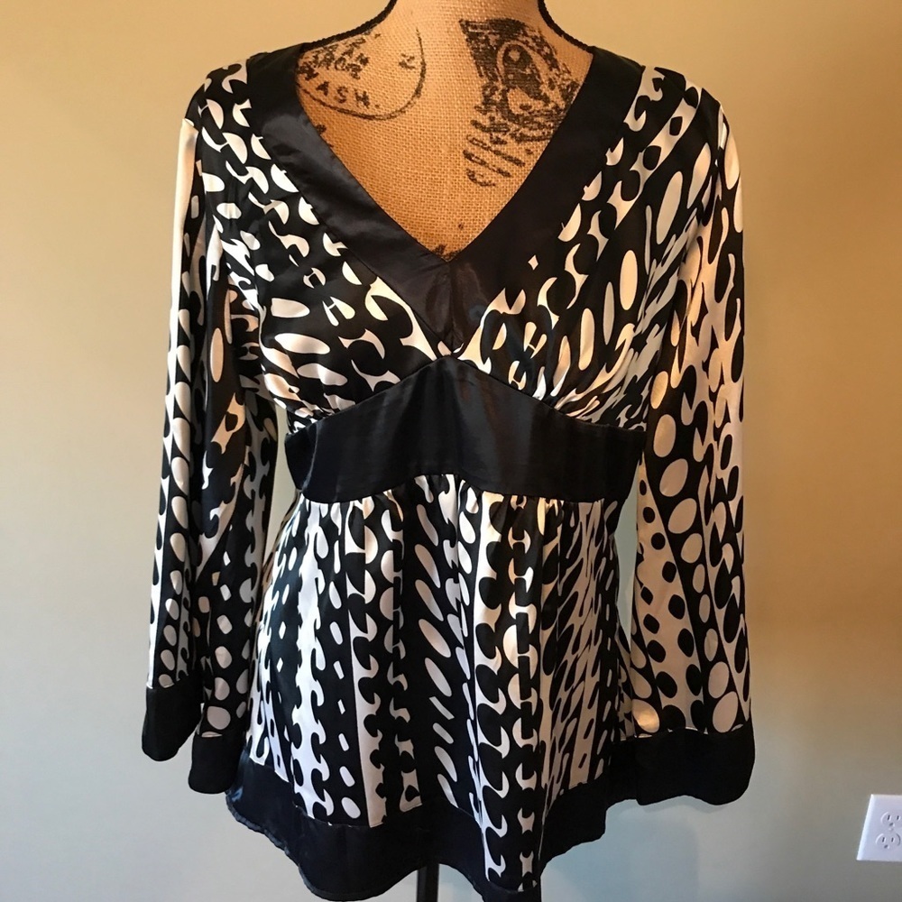 🌸Saint Tropez West Tie Back Blouse